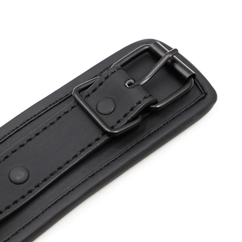 Dark Room Collar con Cadena