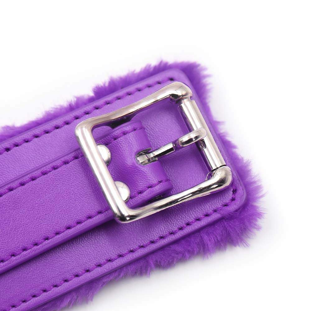 Collar Felpa con Cadena SENS Morado