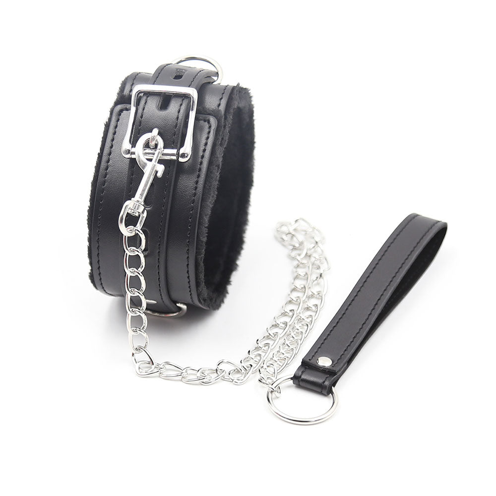 Collar Felpa con Cadena SENS Negro