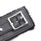 Collar Felpa con Cadena SENS Negro