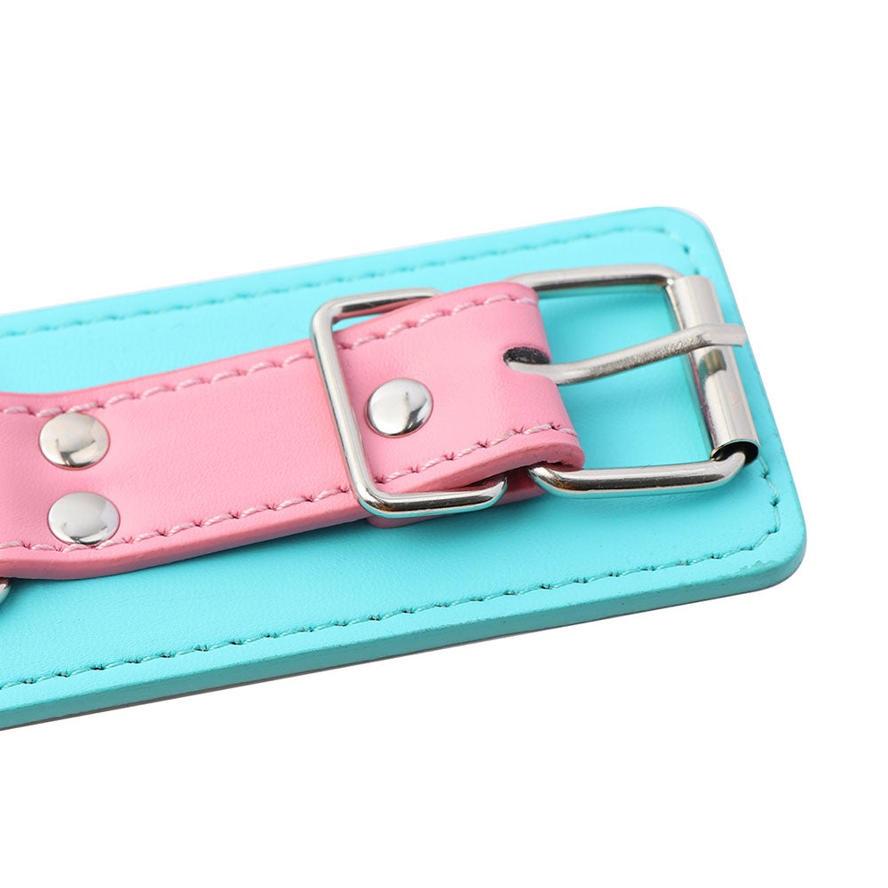 Hot Candy Esposas con Cadena